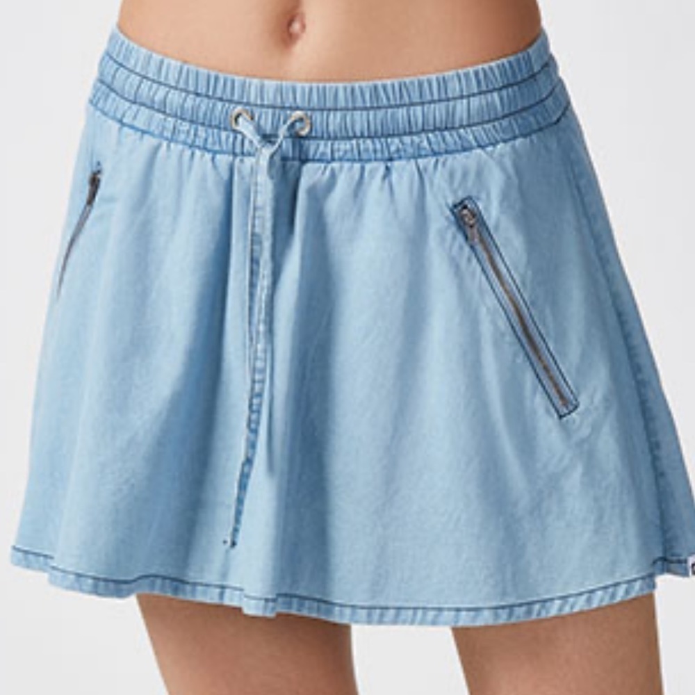 Fabletics chambray denim skirt size small